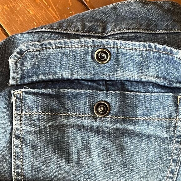 Torrid Feel The Fit Denim Jean Shorts - Picture 6 of 6